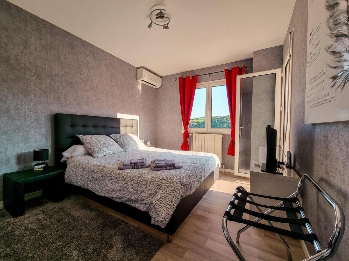 Wine Passion Panoramic Hotel Chavanay Bagian luar foto